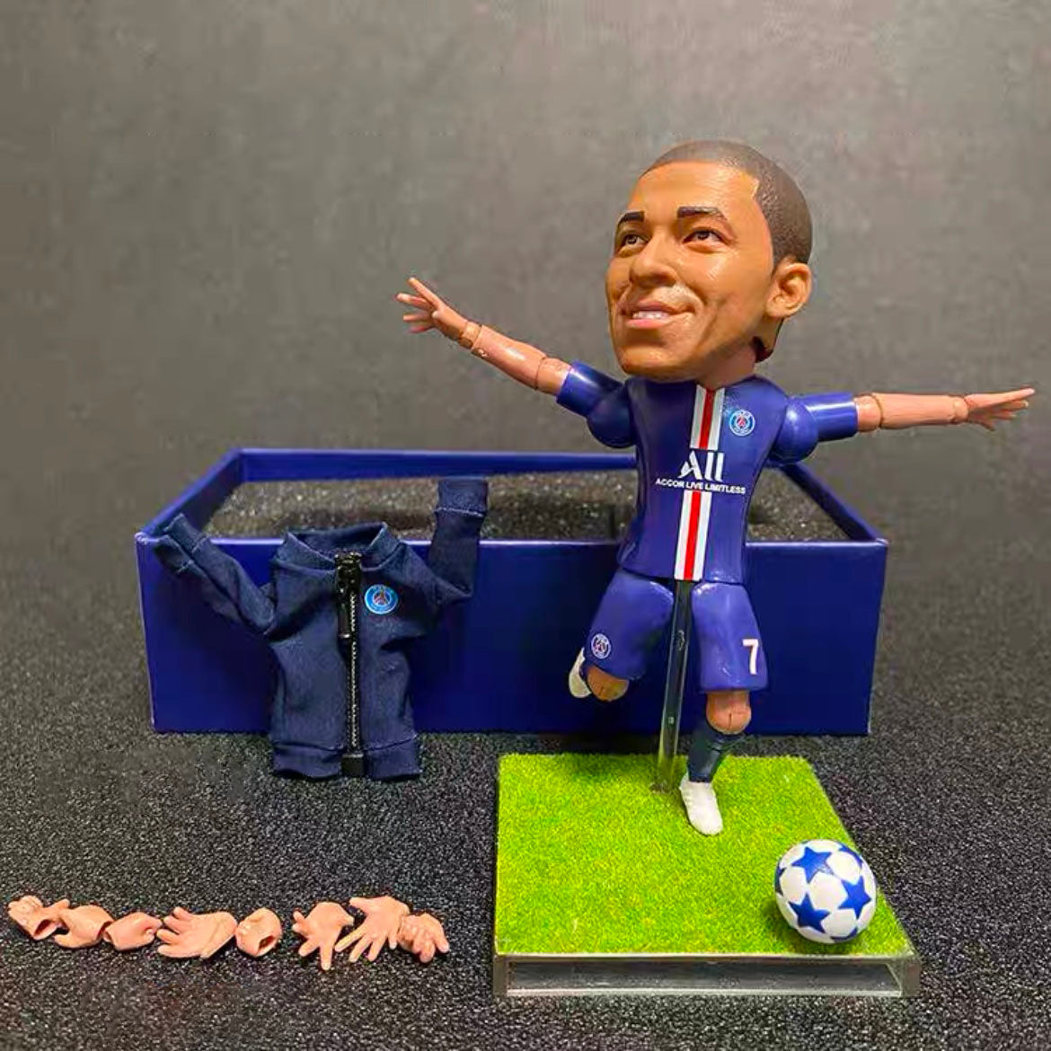 Football Star Action Figures - CR7, Messi, Neymar, Mbappé - 12-15cm Altura - Mini Bonecas de Futebol