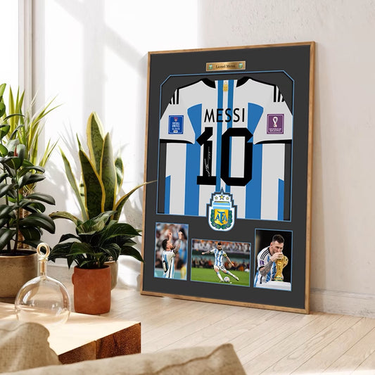 Lionel Messi - Vertical 2:3 (GRAPHIC JERSEY)