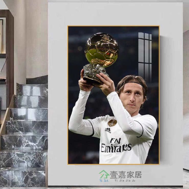 Luka Modrić "The Magician" - Vertical 2:3 WallArt